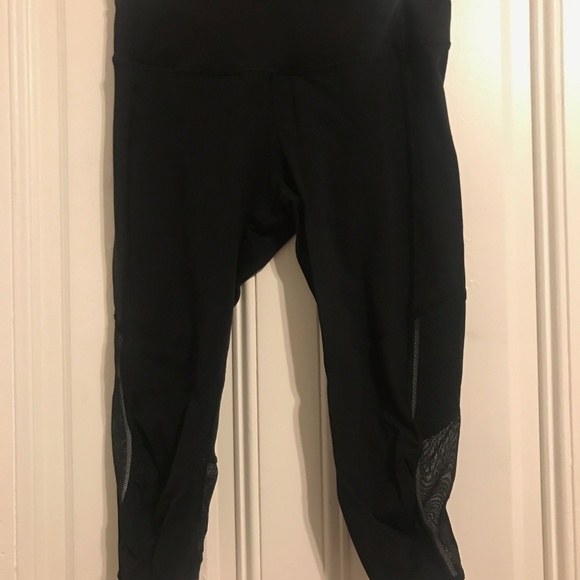 lululemon black crop leggings size 6 - Picture 2 of 2